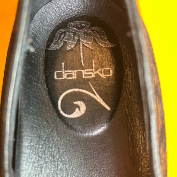 Dansko Vintage Olivia Black and Metalic Gold/Bronze Patterned Loafers 1” Heel - Picture 3 of 12